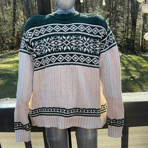 Gap Cotten Snowflake Pattern Sweater - Picture 2 of 15